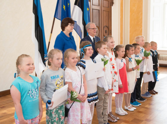 Tunnistuste jagamine Soome-Eesti lastele